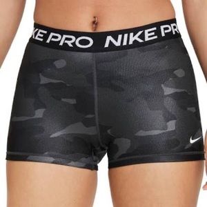 Nike pro camo spandex. Size M. Never worn
